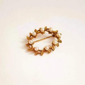 Oval Faux Pearl Wreath Brooch Vintage Gold Tone Leaf Vine Pin Women's Jewelry